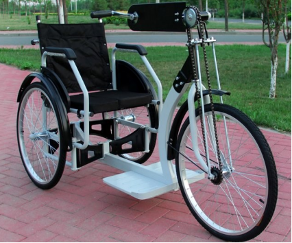 Folding hand tricycle